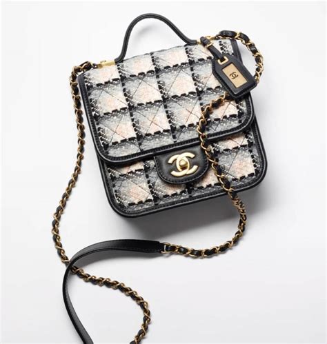 chanel wallet 2022|Bags, Bags, & More Bags on the Chanel Fall/Winter 2022 Runway.